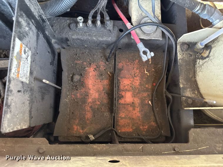 image for item EM3577 2016 Doosan P425 HP375 air compressor