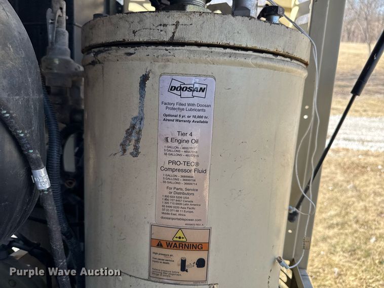 image for item EM3577 2016 Doosan P425 HP375 air compressor