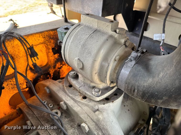 image for item EM3577 2016 Doosan P425 HP375 air compressor