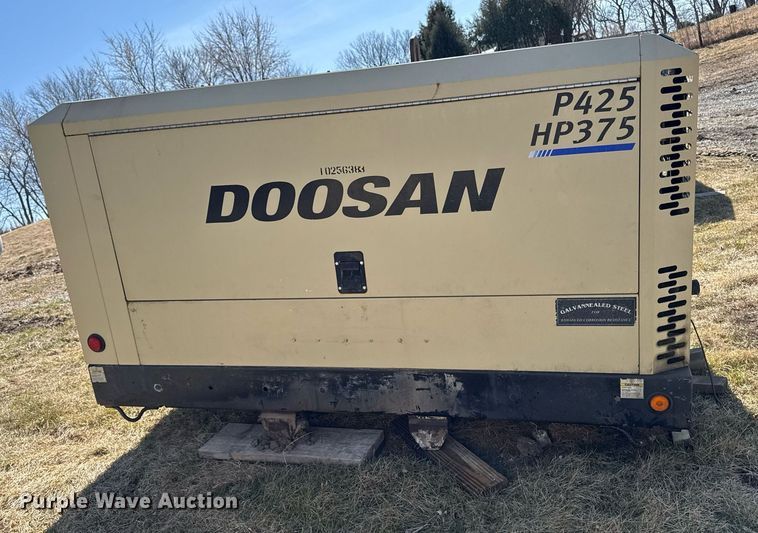 image for item EM3578 2014 Doosan P425 HP375 air compressor