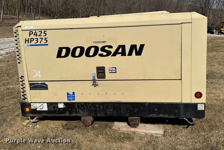 image for item EM3578 2014 Doosan P425 HP375 air compressor