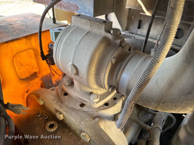 image for item EM3578 2014 Doosan P425 HP375 air compressor