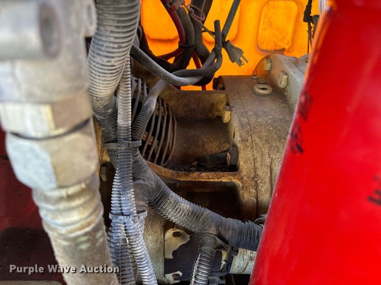 image for item EM3578 2014 Doosan P425 HP375 air compressor