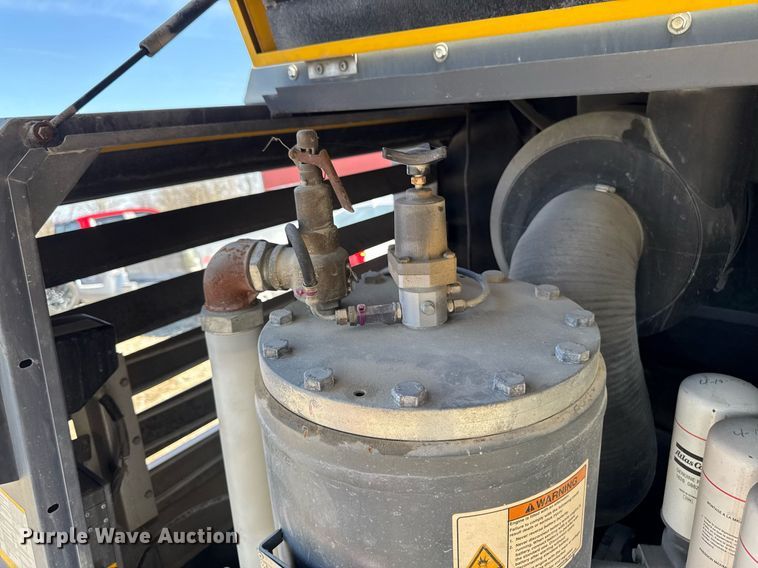 image for item EM3580 2014 Atlas Copco XATS750 JD7 air compressor