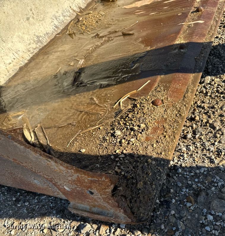 image for item EM3590 2018 Takeuchi TL8 tracked skid steer loader