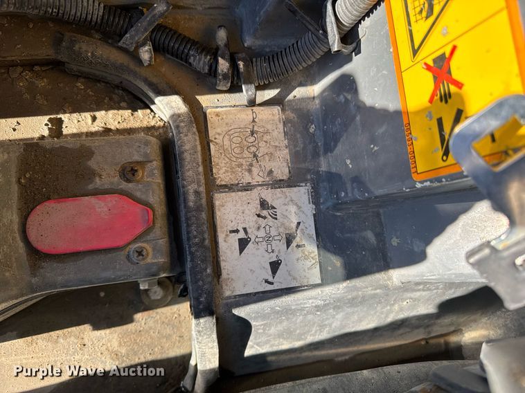 image for item EM3590 2018 Takeuchi TL8 tracked skid steer loader