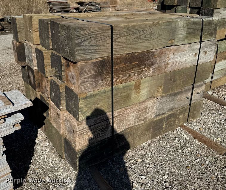 image for item EM3592 Approximately 125 bridge post