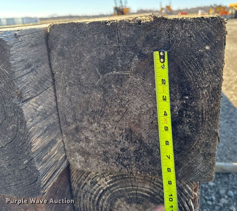 image for item EM3592 Approximately 125 bridge post