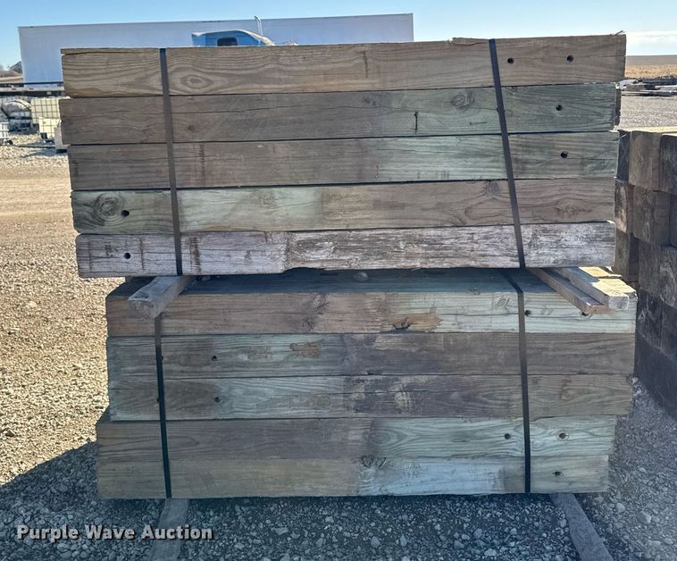 image for item EM3592 Approximately 125 bridge post