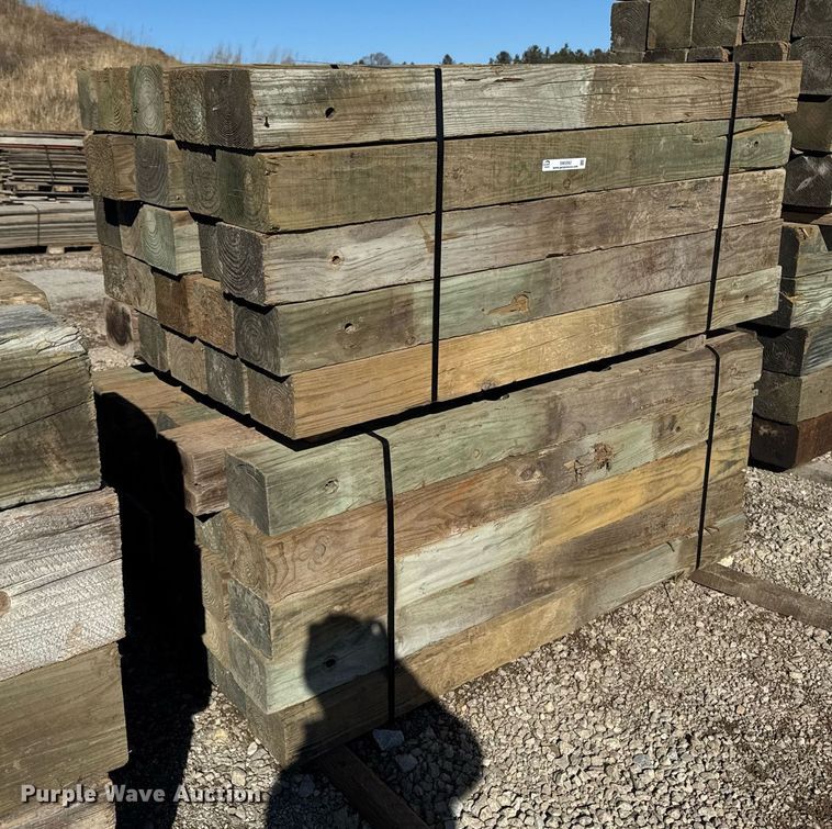 image for item EM3592 Approximately 125 bridge post