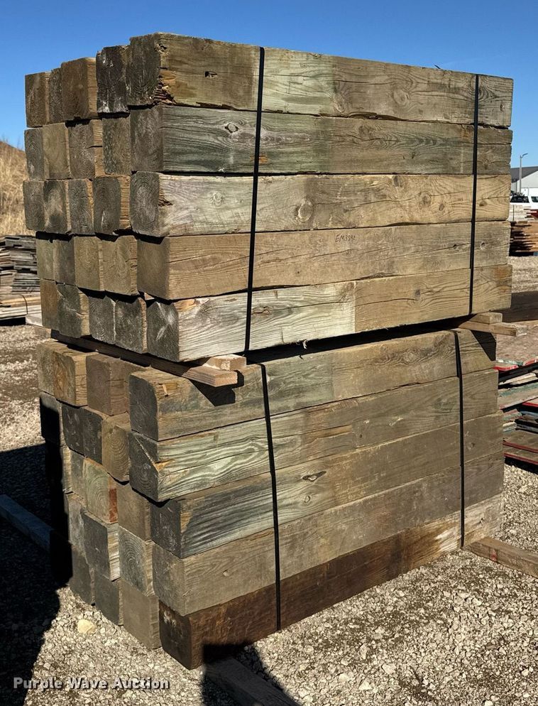 image for item EM3592 Approximately 125 bridge post