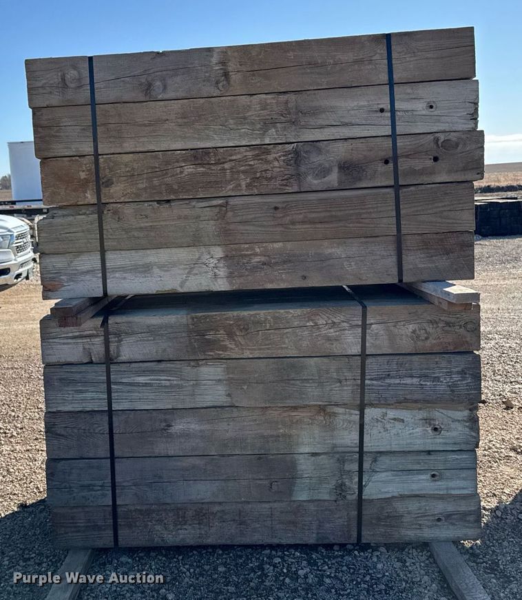 image for item EM3592 Approximately 125 bridge post