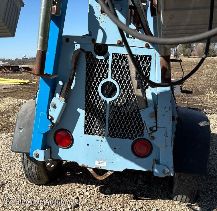 image for item EM3598 2004 Genie TML-4000N light plant