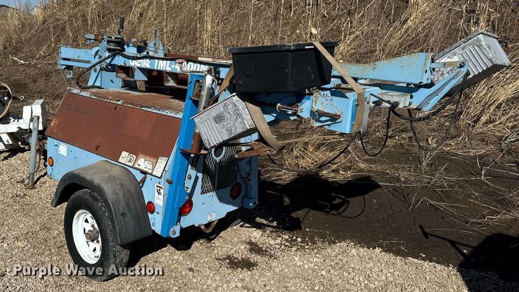 image for item EM3598 2004 Genie TML-4000N light plant