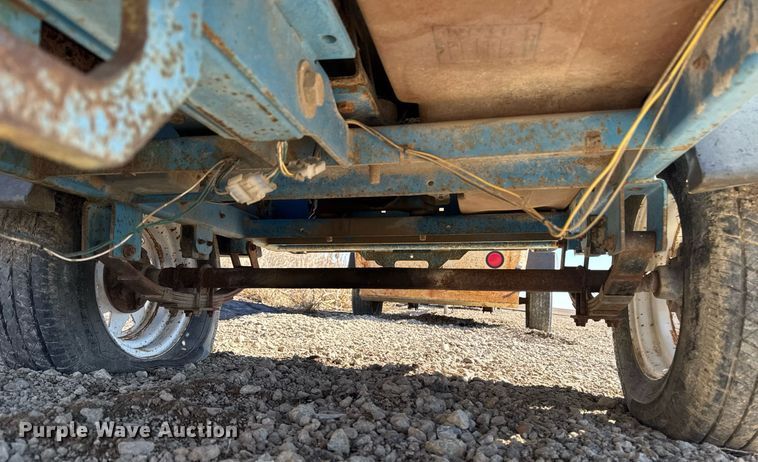 image for item EM3598 2004 Genie TML-4000N light plant