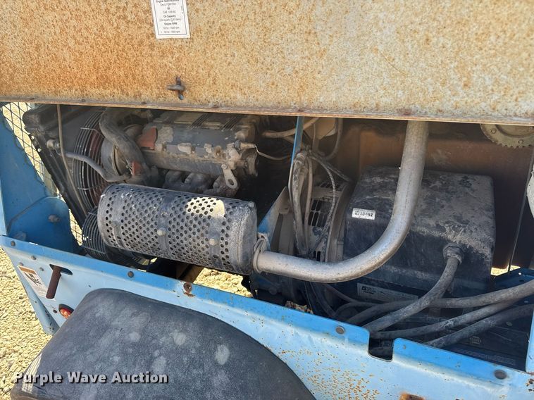 image for item EM3598 2004 Genie TML-4000N light plant