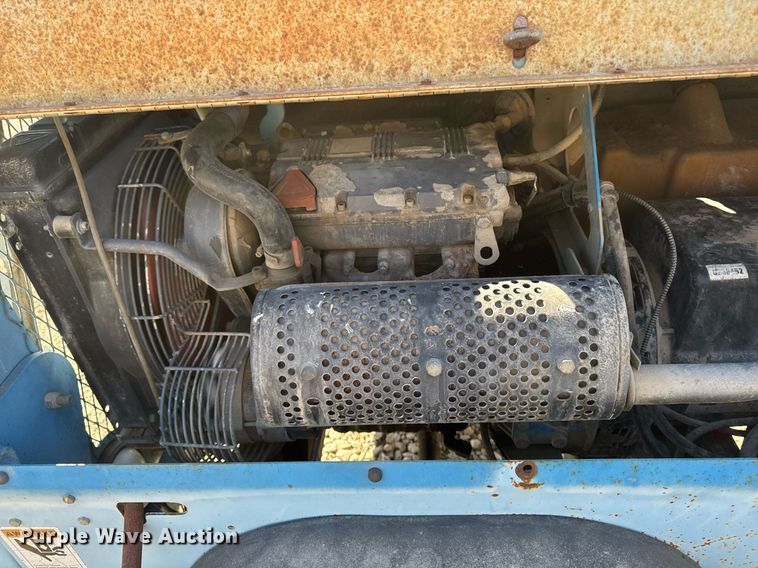 image for item EM3598 2004 Genie TML-4000N light plant