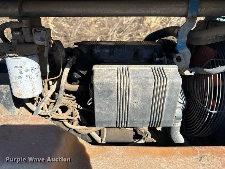 image for item EM3598 2004 Genie TML-4000N light plant