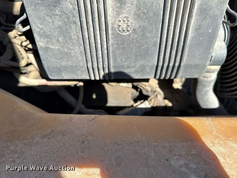 image for item EM3598 2004 Genie TML-4000N light plant