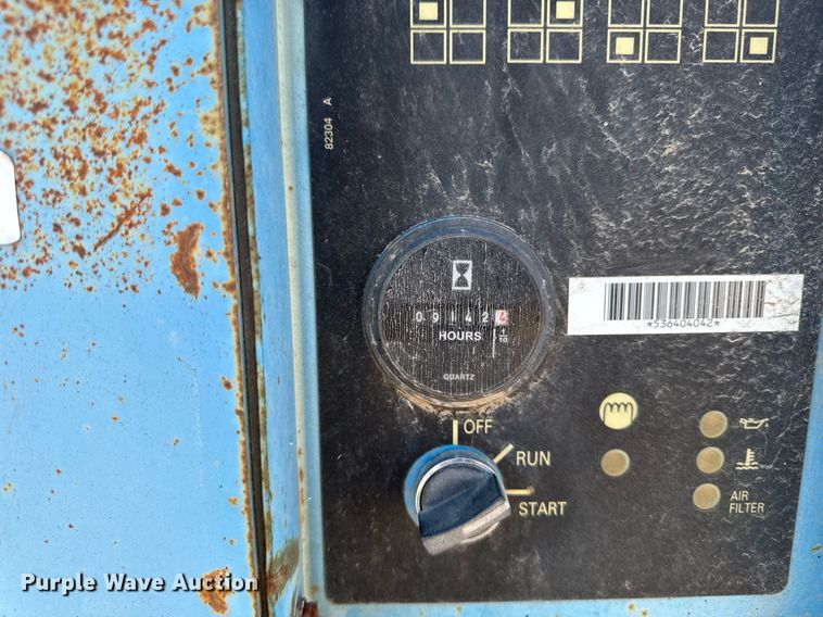 image for item EM3598 2004 Genie TML-4000N light plant