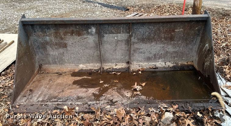 image for item EM3638 Haugen MSBT-96 telehandler bucket