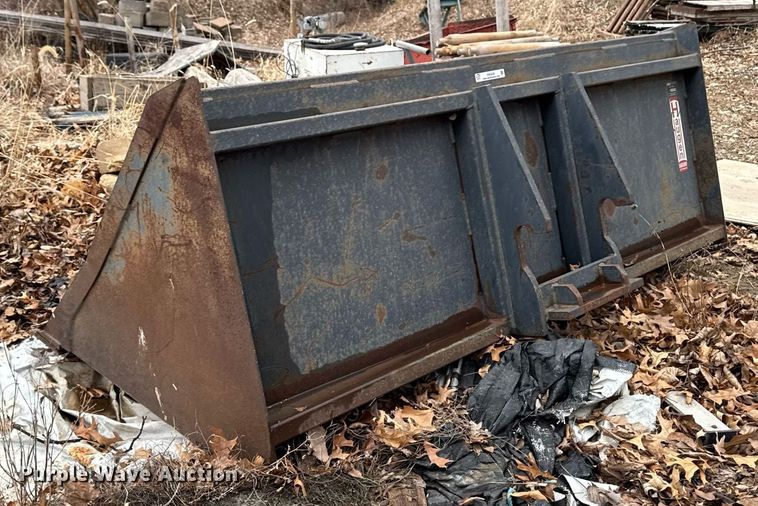 image for item EM3638 Haugen MSBT-96 telehandler bucket