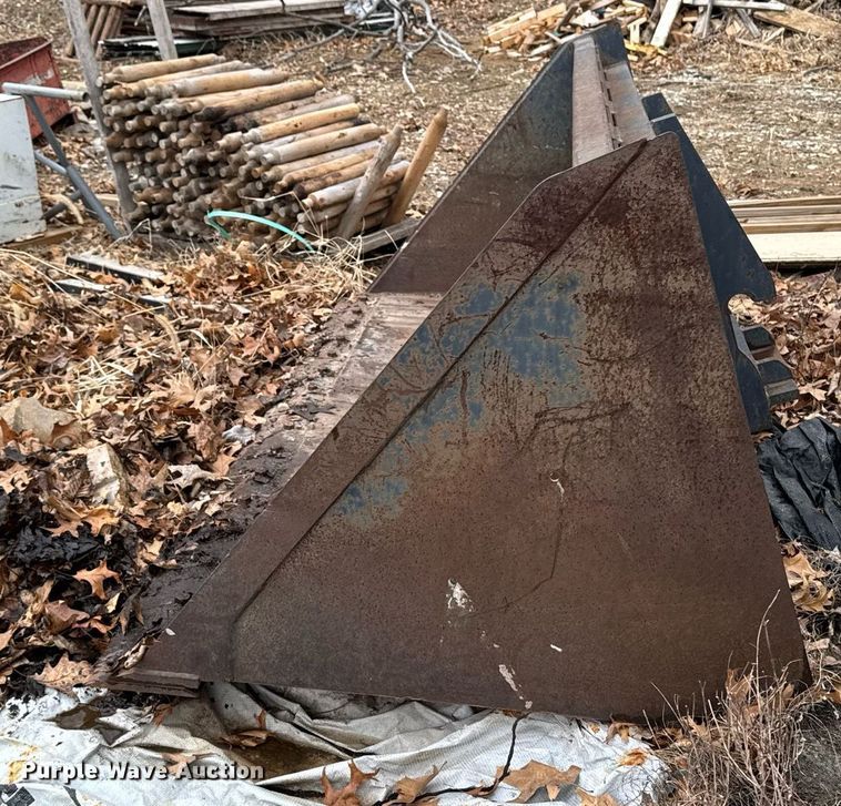 image for item EM3638 Haugen MSBT-96 telehandler bucket