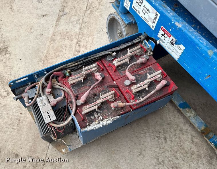 image for item EM3639 2016 Genie GS-1930 scissor lift