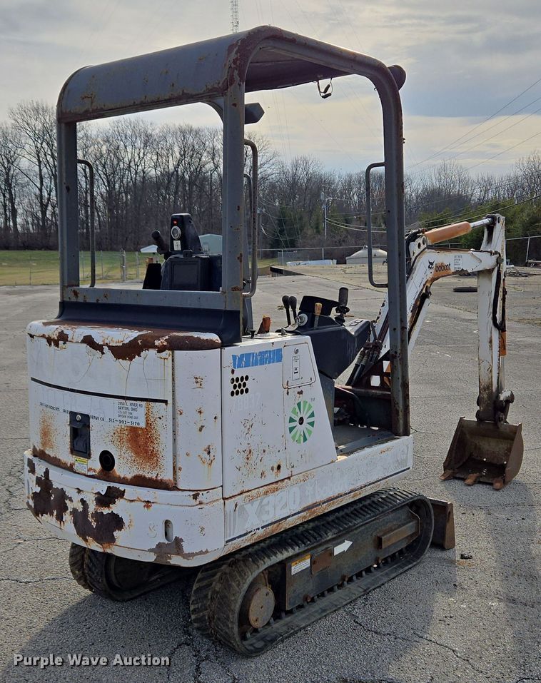 image for item EM6005 1993 Bobcat 320 mini excavator