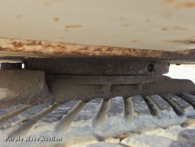 image for item EM6005 1993 Bobcat 320 mini excavator