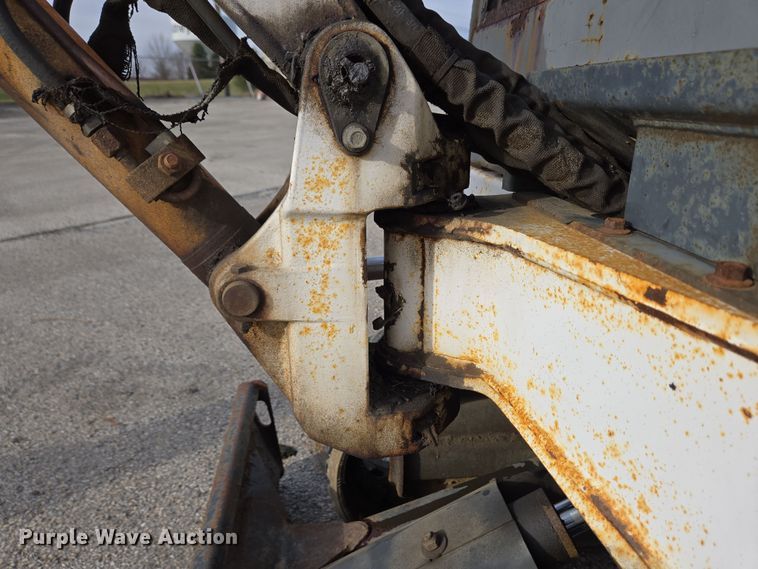 image for item EM6005 1993 Bobcat 320 mini excavator