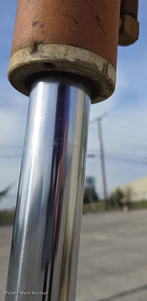 image for item EM6005 1993 Bobcat 320 mini excavator