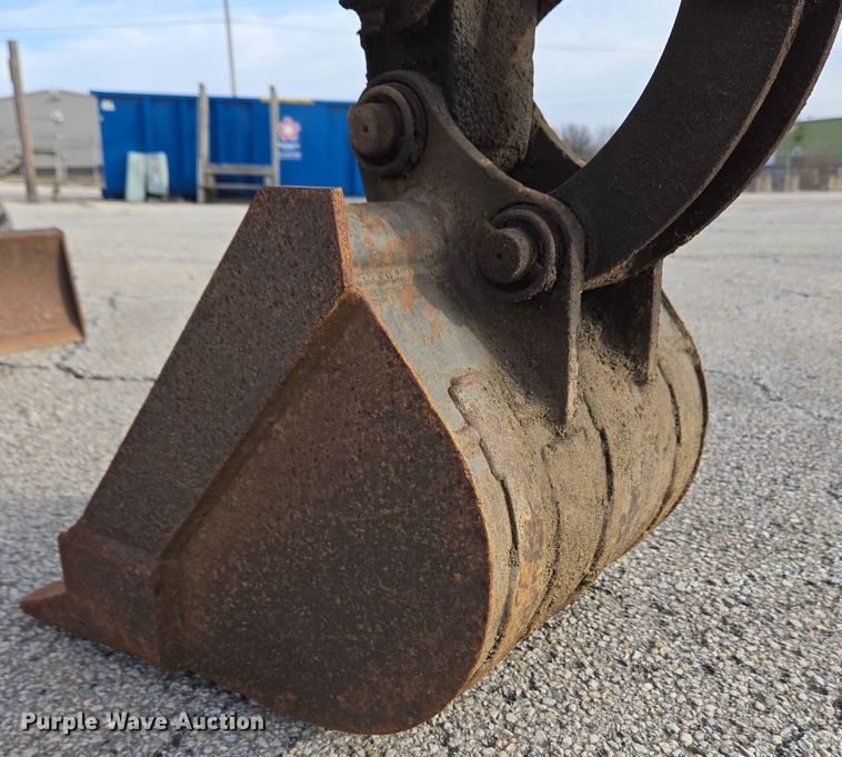 image for item EM6005 1993 Bobcat 320 mini excavator