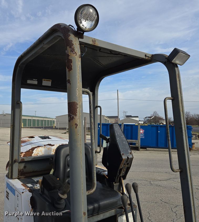 image for item EM6005 1993 Bobcat 320 mini excavator