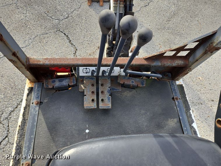 image for item EM6005 1993 Bobcat 320 mini excavator