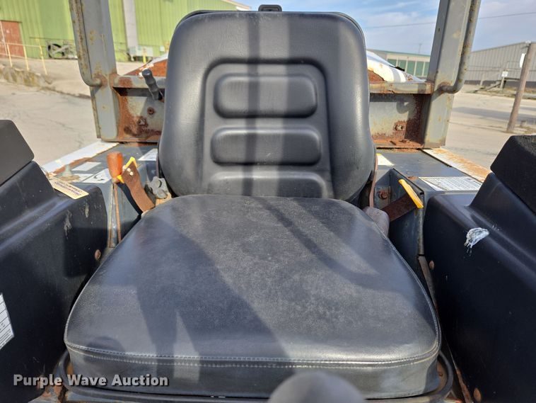 image for item EM6005 1993 Bobcat 320 mini excavator