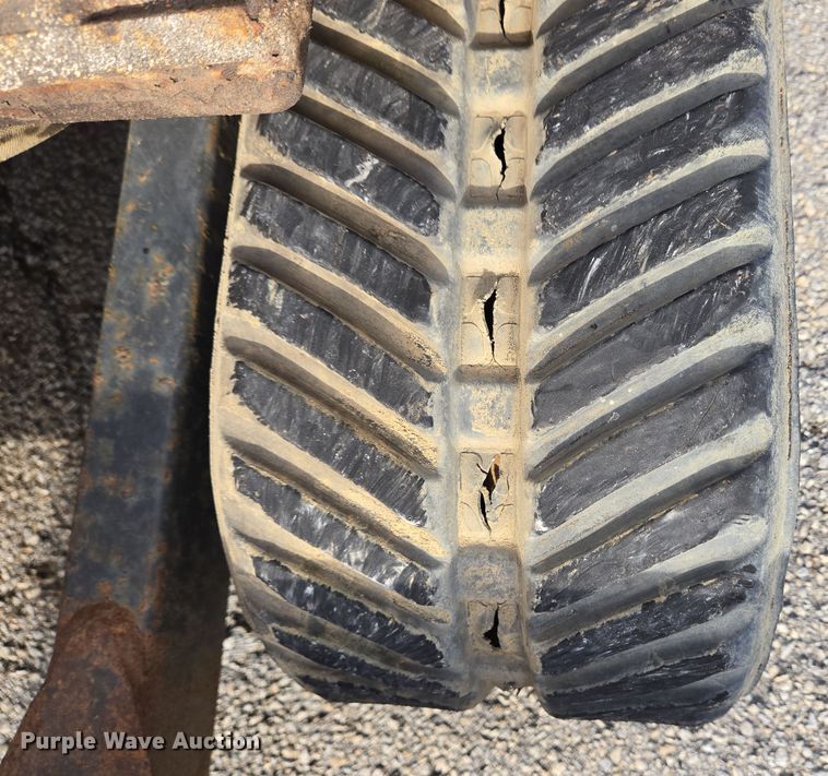 image for item EM6005 1993 Bobcat 320 mini excavator