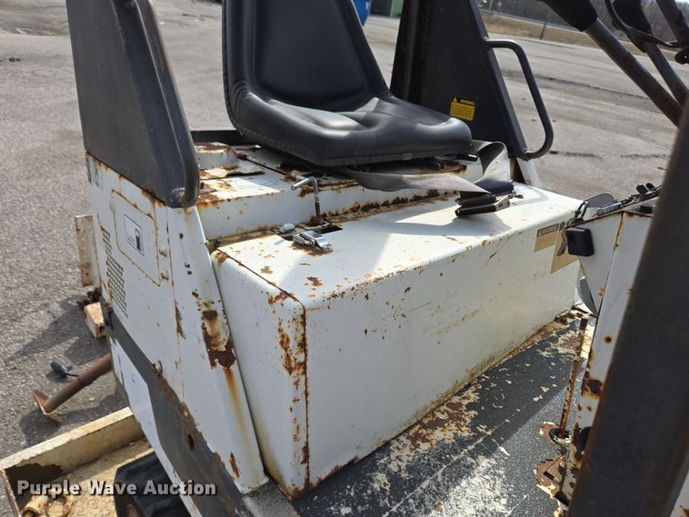 image for item EM6006 Nissan N-06SS mini excavator