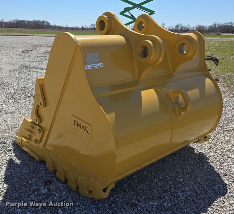 image for item EN3501 EMAQ BKT32560HD excavator bucket