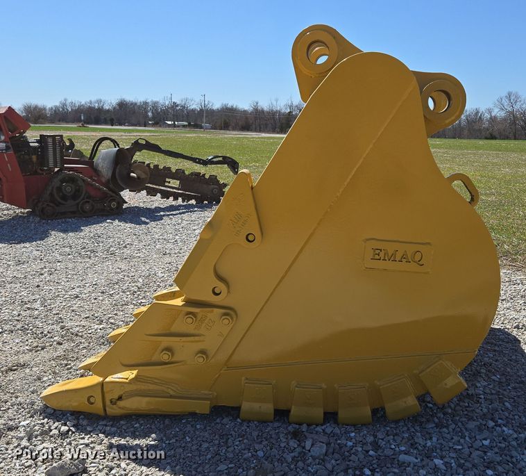 image for item EN3501 EMAQ BKT32560HD excavator bucket