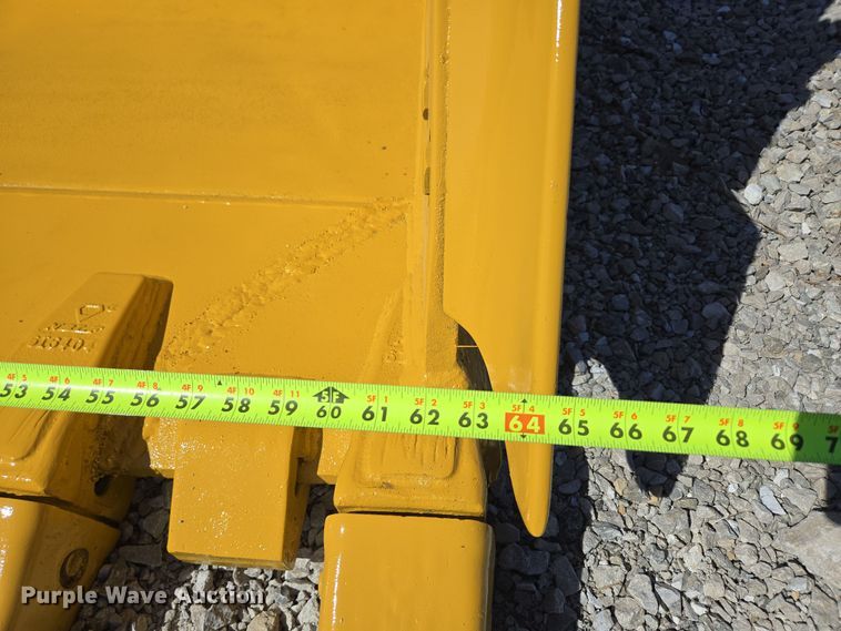 image for item EN3501 EMAQ BKT32560HD excavator bucket