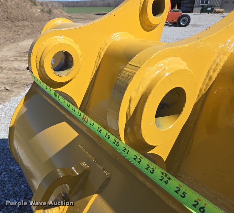 image for item EN3501 EMAQ BKT32560HD excavator bucket