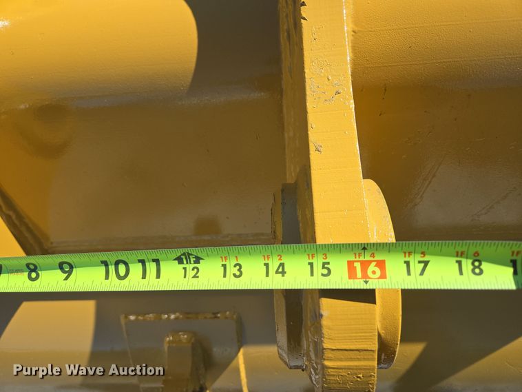 image for item EN3501 EMAQ BKT32560HD excavator bucket