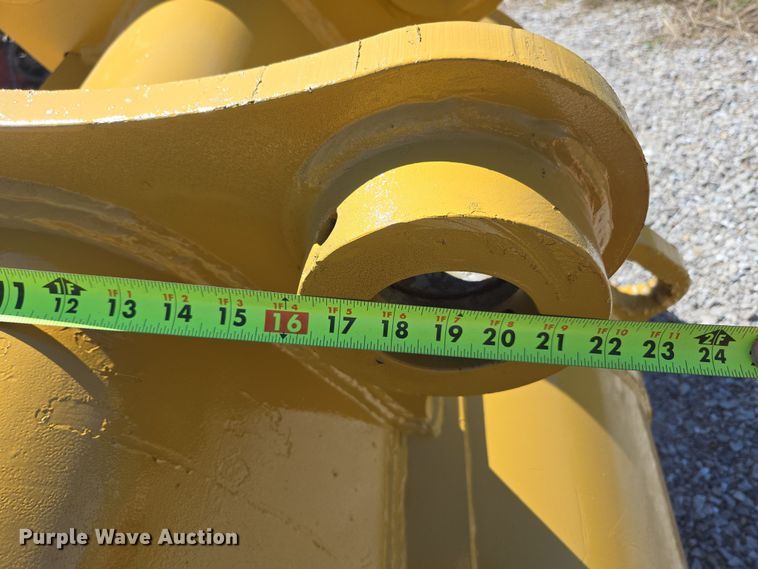 image for item EN3501 EMAQ BKT32560HD excavator bucket