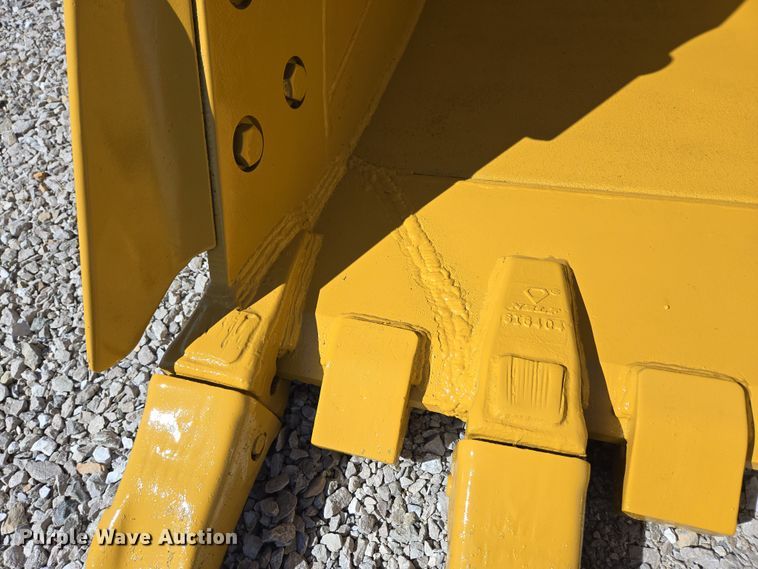 image for item EN3501 EMAQ BKT32560HD excavator bucket