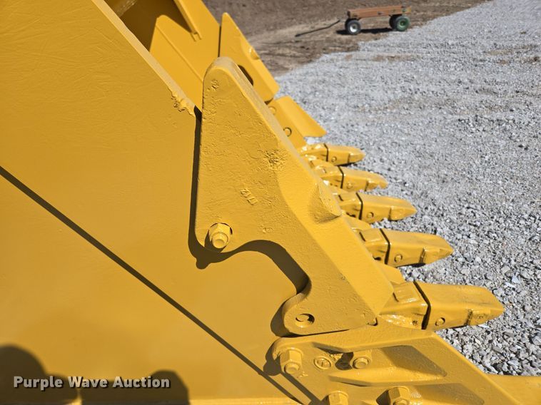 image for item EN3501 EMAQ BKT32560HD excavator bucket