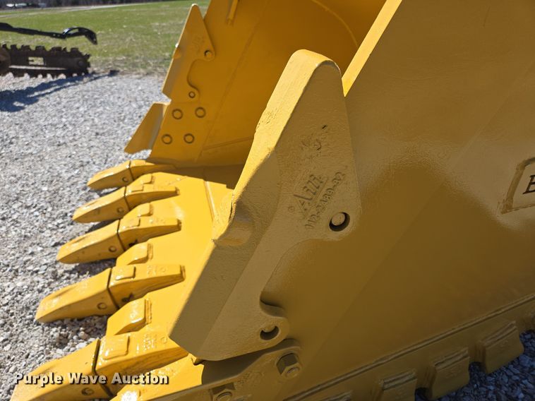 image for item EN3501 EMAQ BKT32560HD excavator bucket