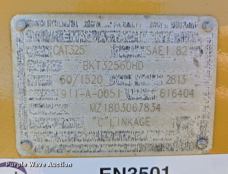 image for item EN3501 EMAQ BKT32560HD excavator bucket