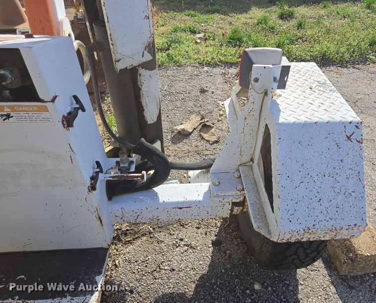 image for item EN3553 Dig-It 158 towable backhoe