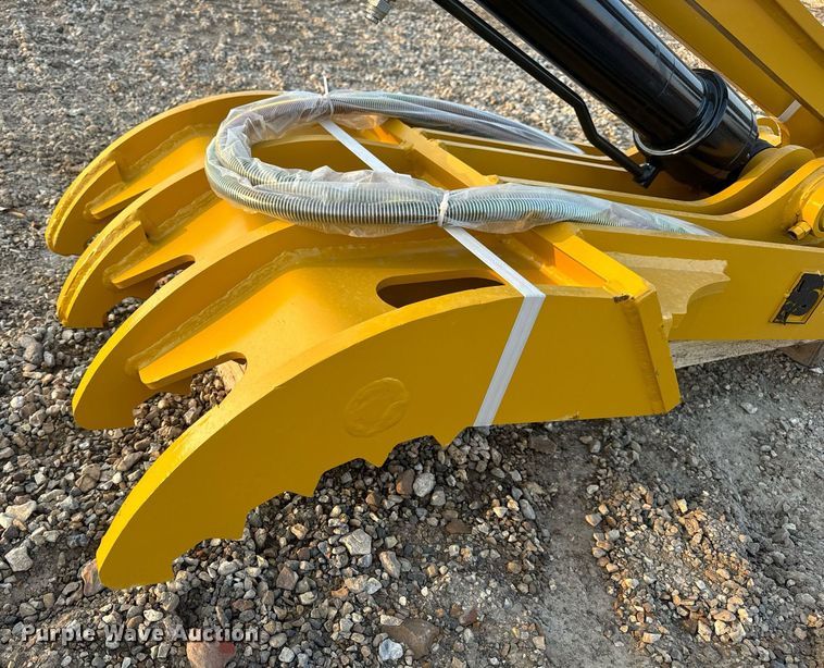 image for item EN5200 2024 Elephant Attachments THUMB20-25 30-E hydraulic thumb 